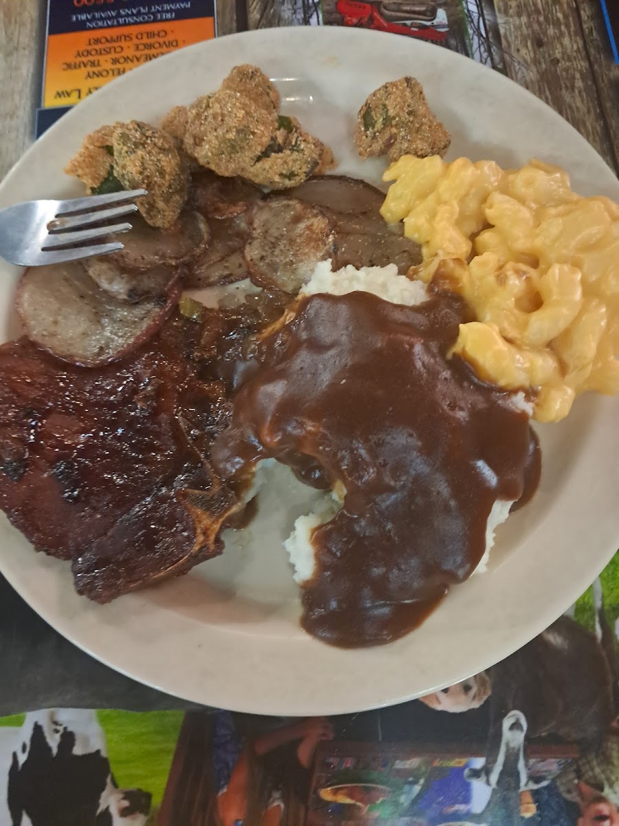 Barnhill's Steaks And Buffet-4